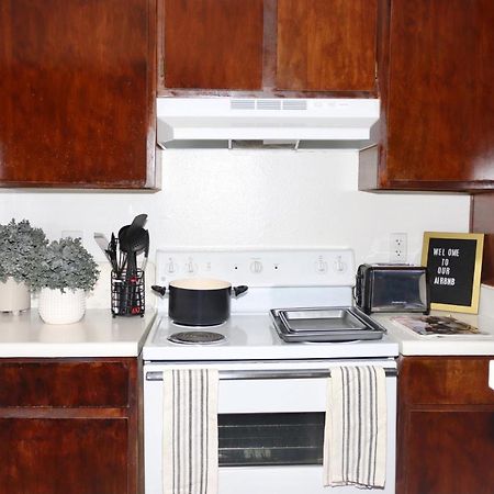 Chic Boho Cottage -Self Check In, Fully Furnished, & Free Parking Houston Zewnętrze zdjęcie